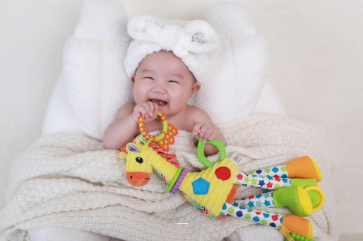 克孜勒苏柯尔克孜宝宝的口欲期