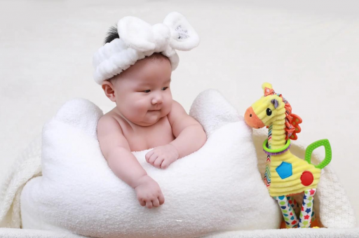 克孜勒苏柯尔克孜宝宝几个月翻身